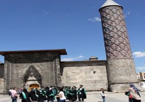 Öğrencilerden yeni hatıra konsepti